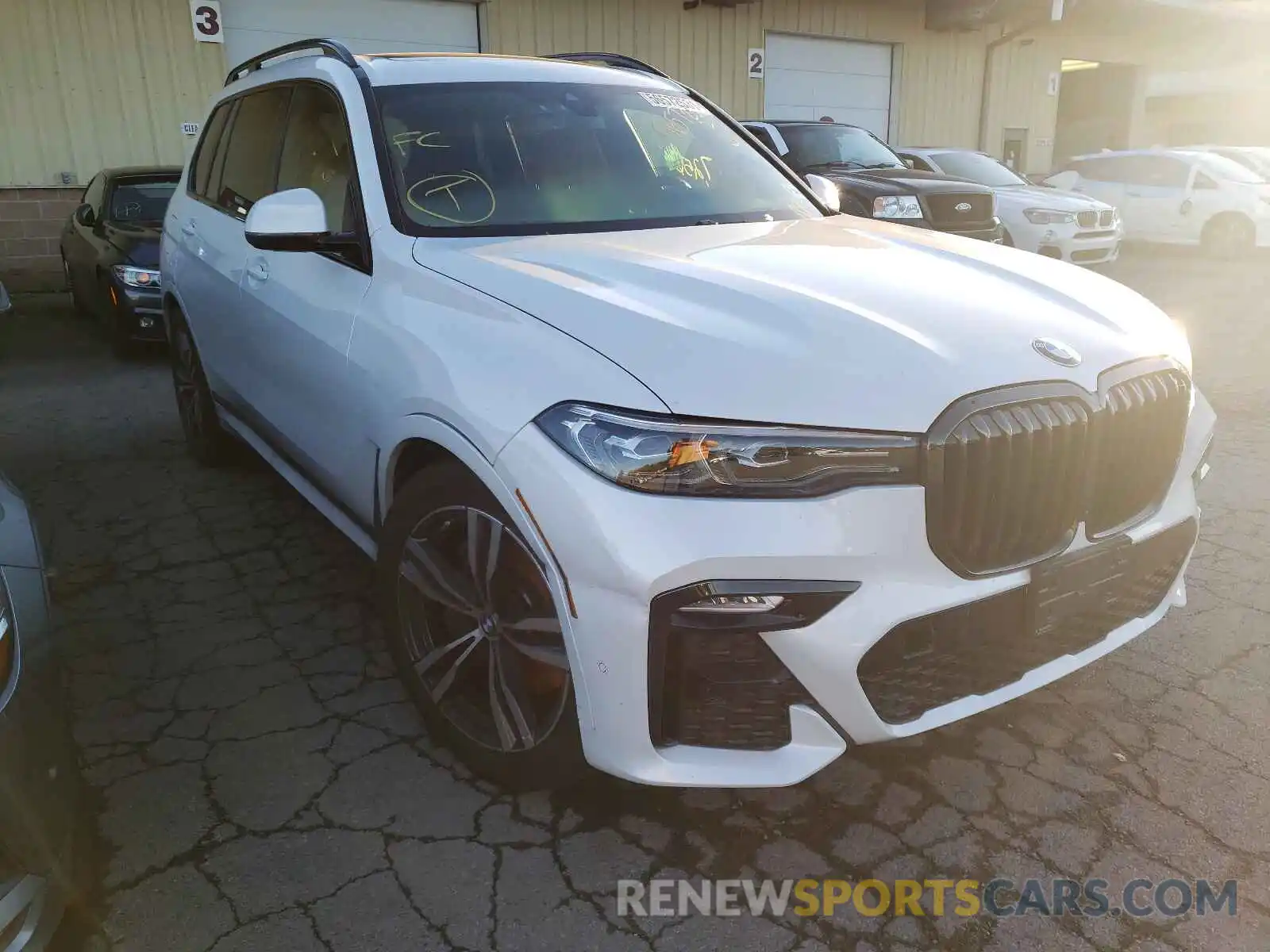 1 Фотография поврежденного автомобиля 5UXCW2C02M9F97934 BMW X7 2021