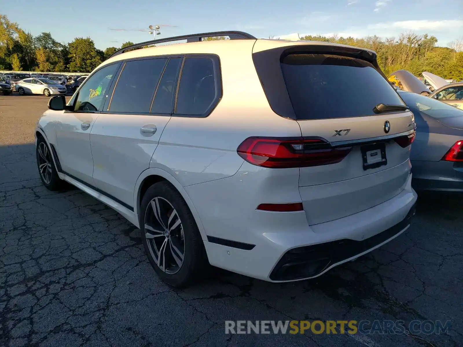 3 Photograph of a damaged car 5UXCW2C02M9F97934 BMW X7 2021