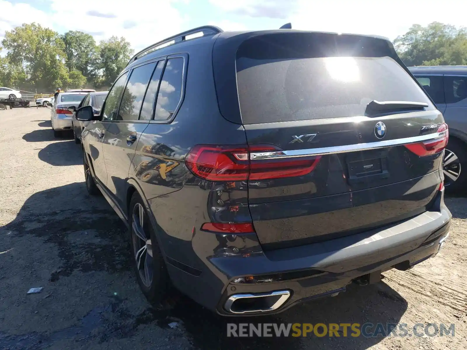 3 Photograph of a damaged car 5UXCW2C02M9G30351 BMW X7 2021