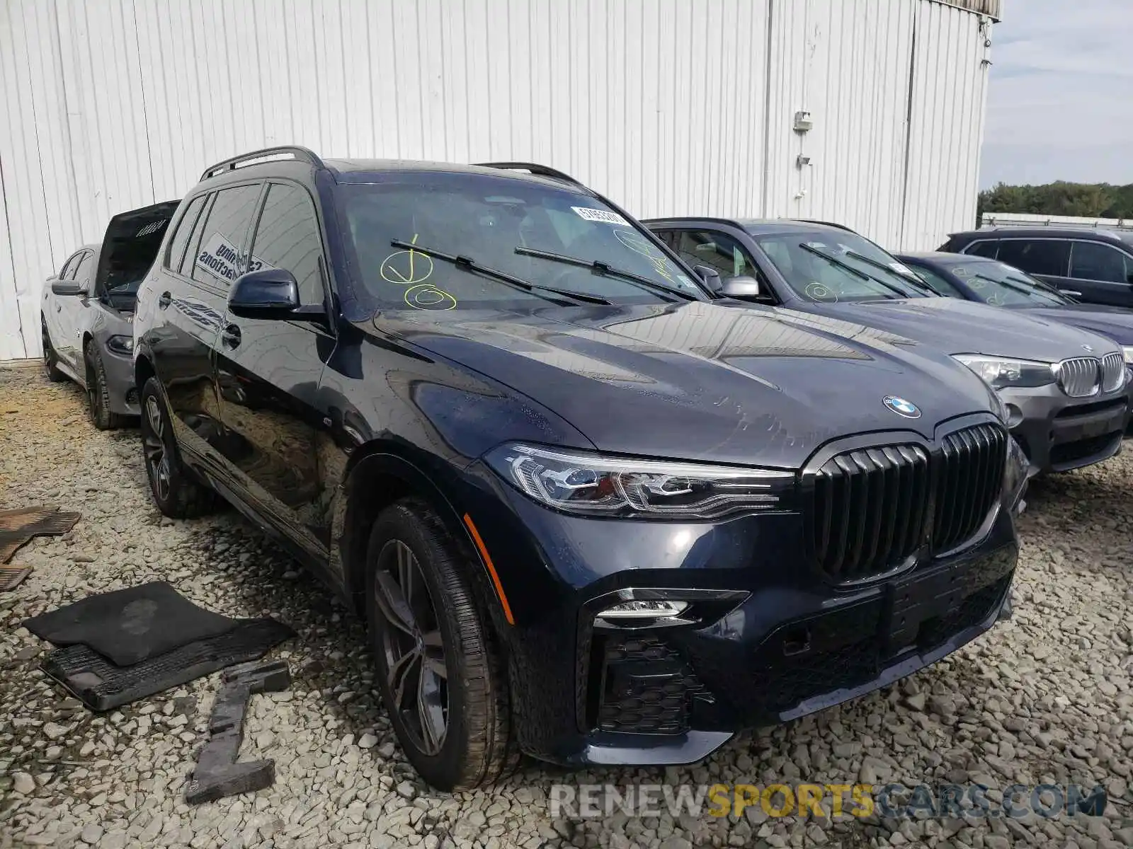 1 Photograph of a damaged car 5UXCW2C02M9G35825 BMW X7 2021