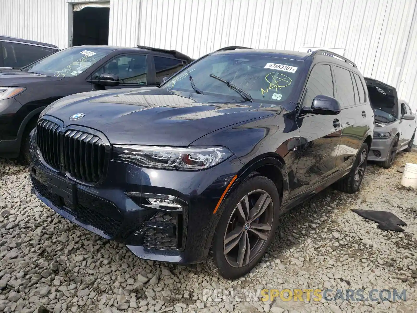 2 Photograph of a damaged car 5UXCW2C02M9G35825 BMW X7 2021