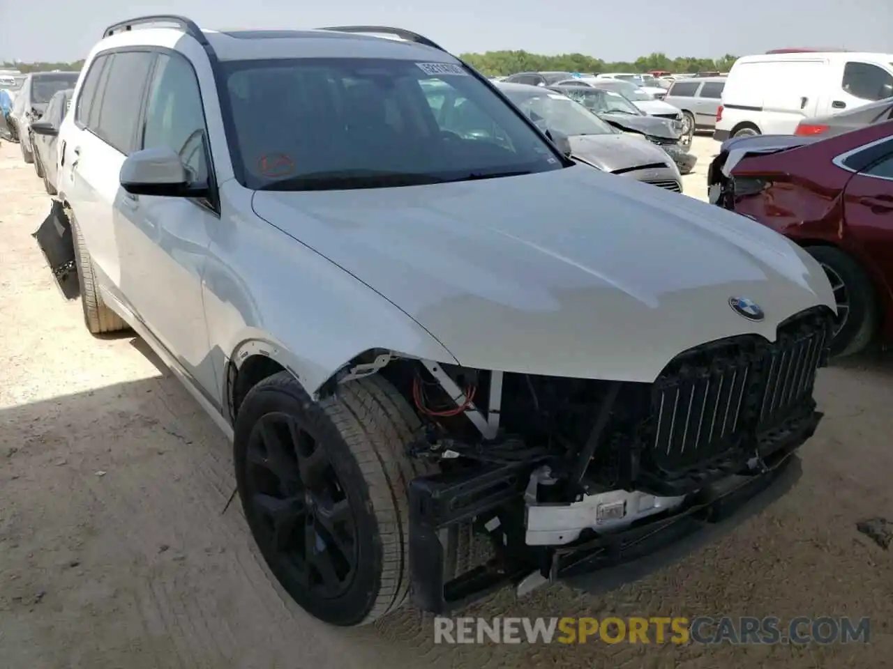 1 Photograph of a damaged car 5UXCW2C02M9G52219 BMW X7 2021