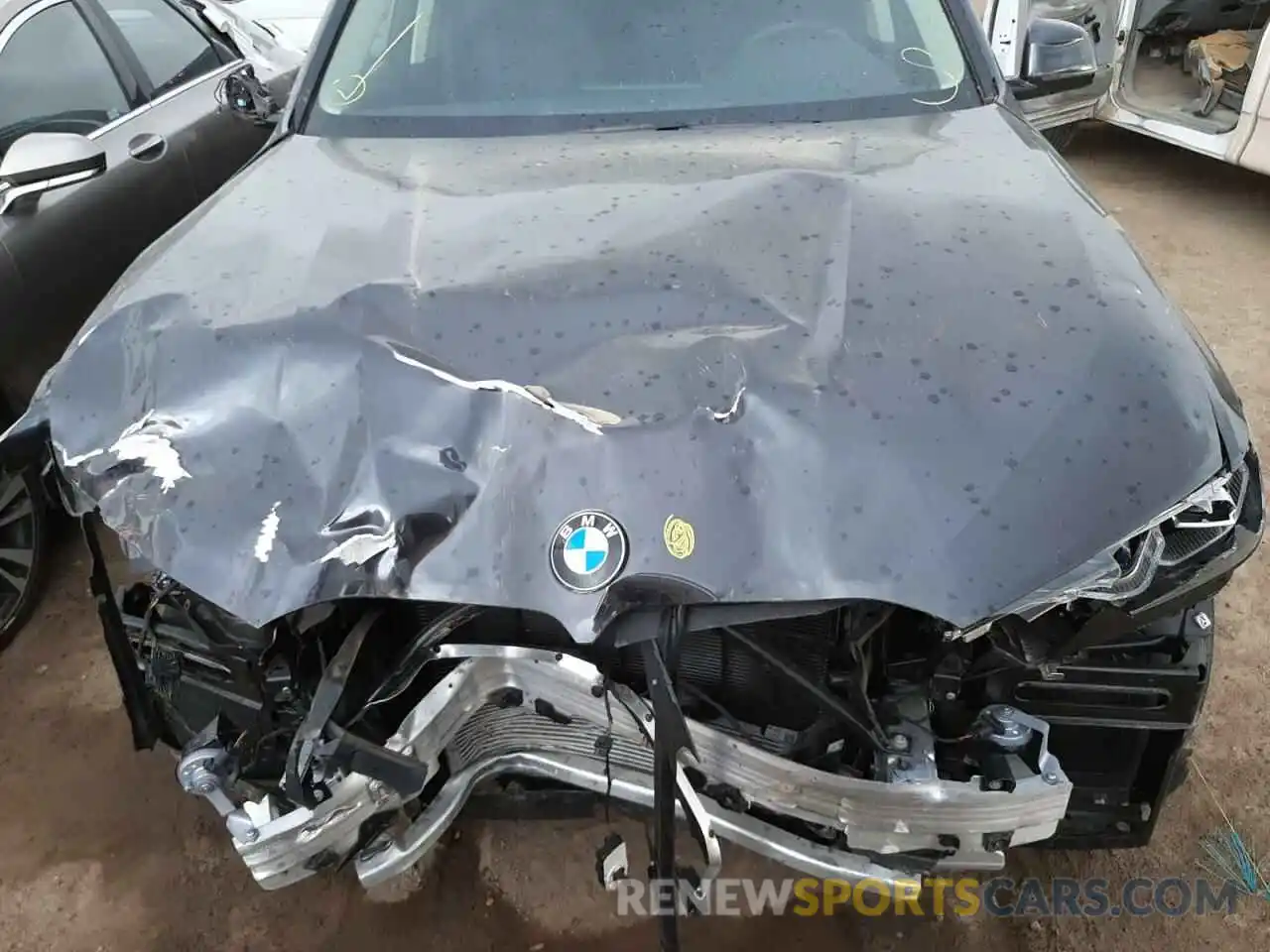 7 Photograph of a damaged car 5UXCW2C02M9H26142 BMW X7 2021