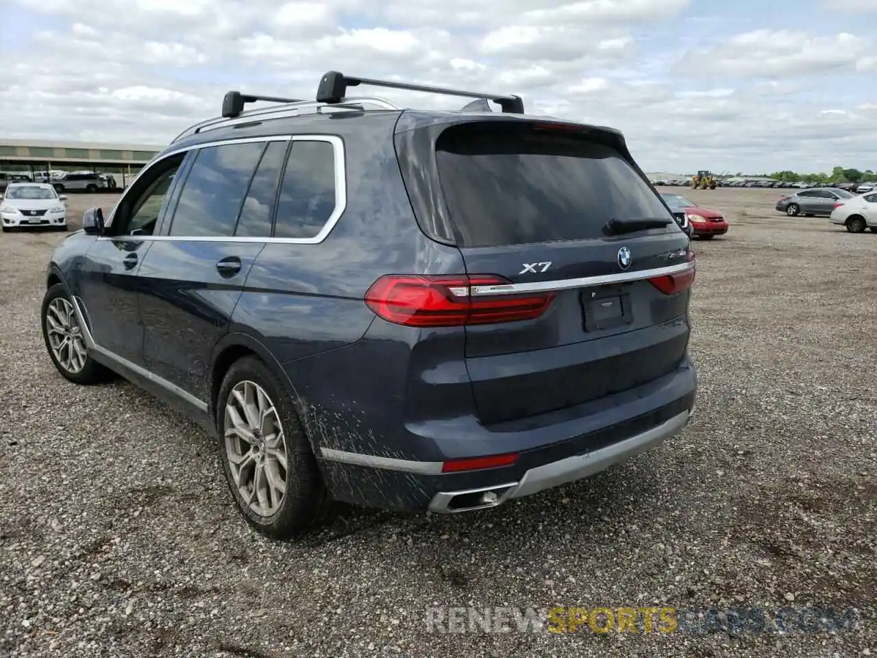 3 Photograph of a damaged car 5UXCW2C03M9E54295 BMW X7 2021