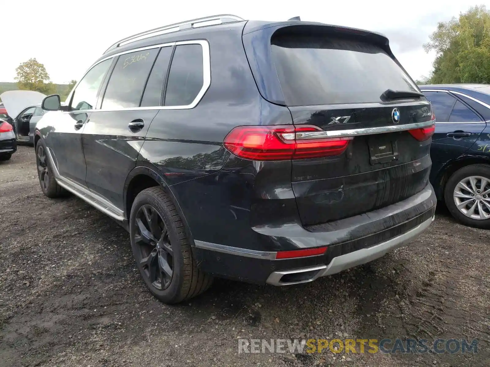 3 Photograph of a damaged car 5UXCW2C03M9E95333 BMW X7 2021