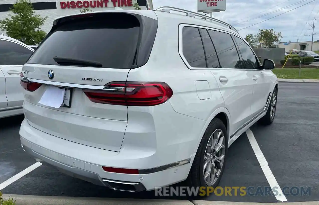 4 Photograph of a damaged car 5UXCW2C03M9G06656 BMW X7 2021