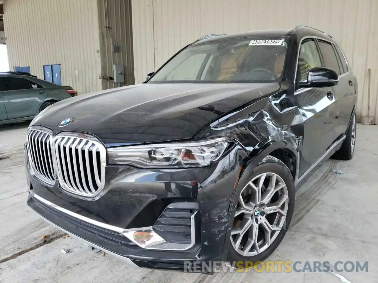 2 Photograph of a damaged car 5UXCW2C03M9H13285 BMW X7 2021