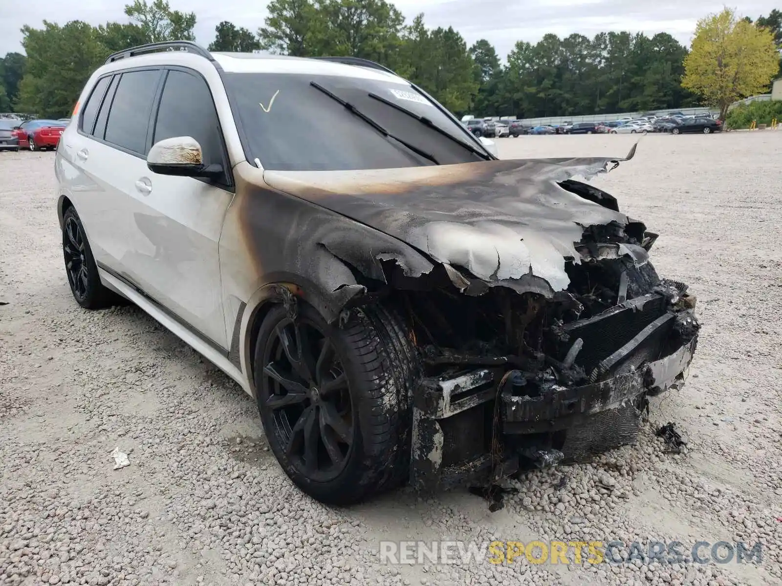 1 Photograph of a damaged car 5UXCW2C03M9H67153 BMW X7 2021