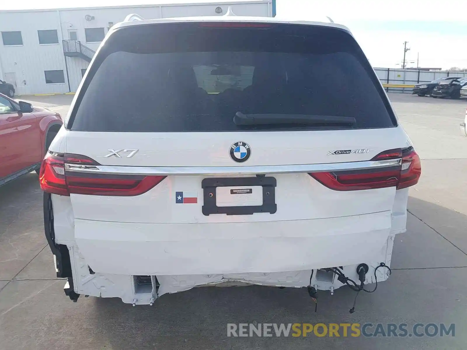 9 Photograph of a damaged car 5UXCW2C04M9D95743 BMW X7 2021