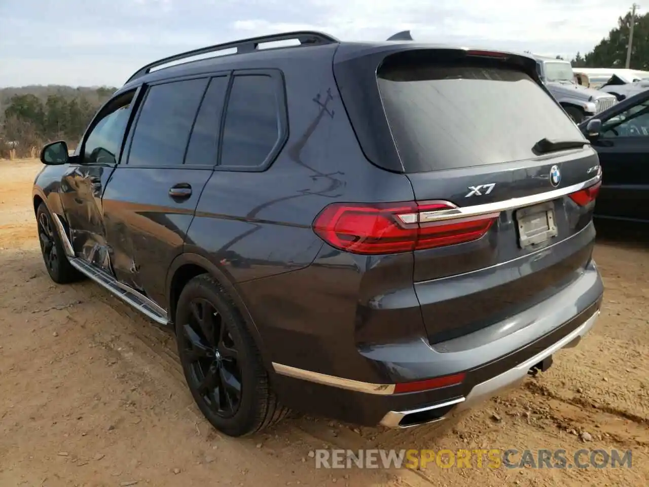 3 Photograph of a damaged car 5UXCW2C04M9E15490 BMW X7 2021