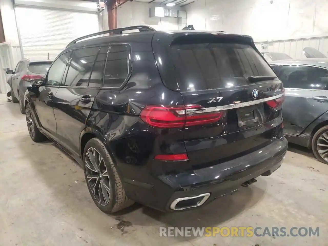 3 Фотография поврежденного автомобиля 5UXCW2C04M9E52670 BMW X7 2021