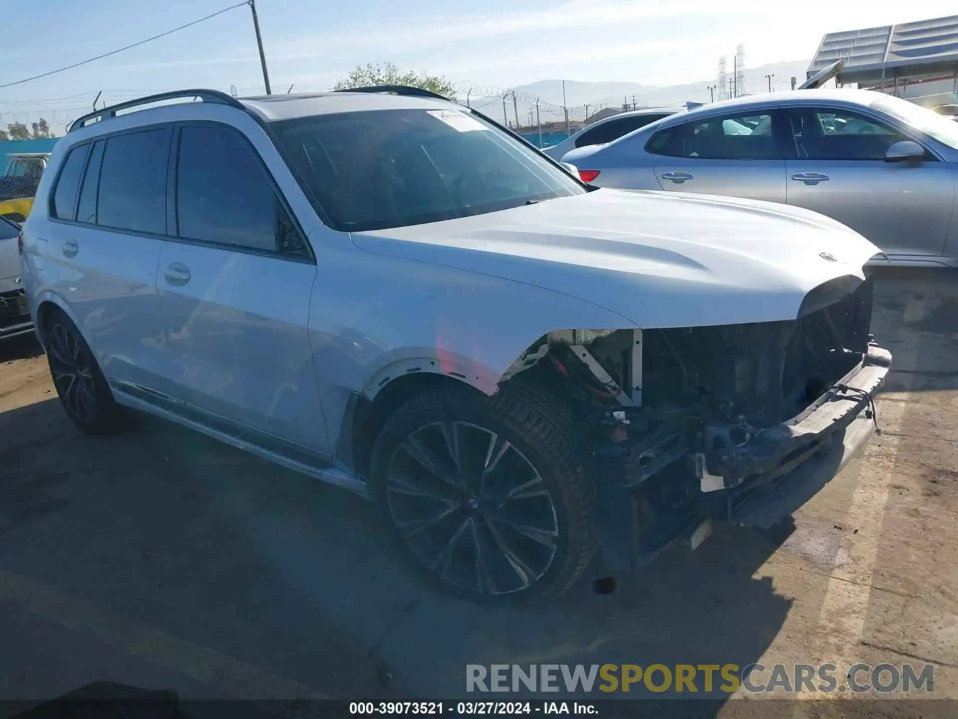 1 Photograph of a damaged car 5UXCW2C04M9E76032 BMW X7 2021