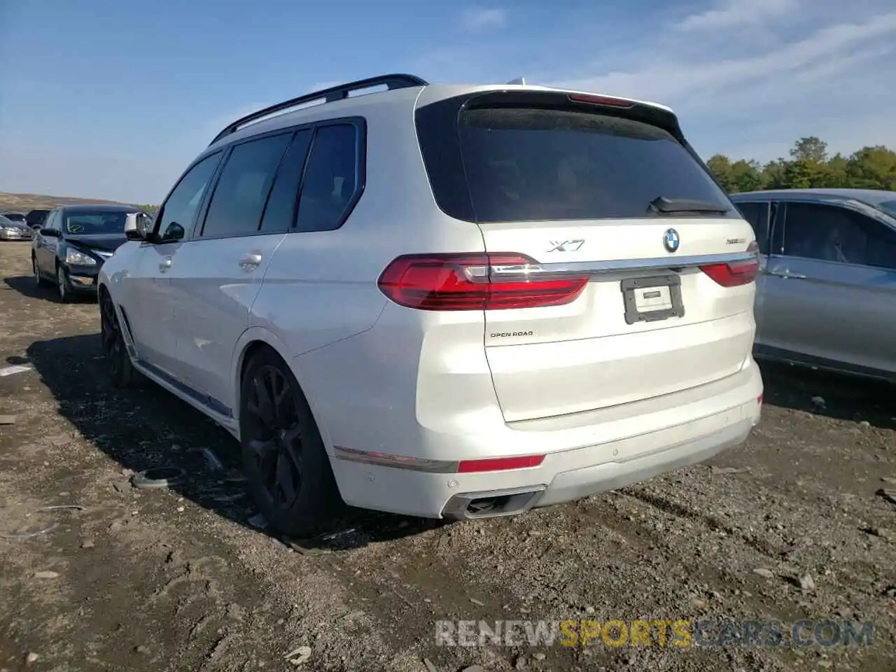 3 Photograph of a damaged car 5UXCW2C04M9F57001 BMW X7 2021