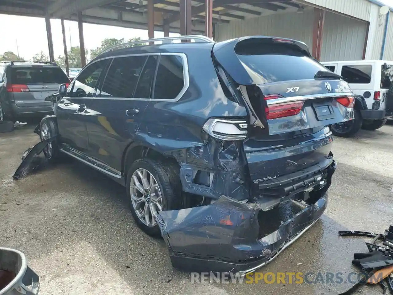 3 Photograph of a damaged car 5UXCW2C04M9G13793 BMW X7 2021