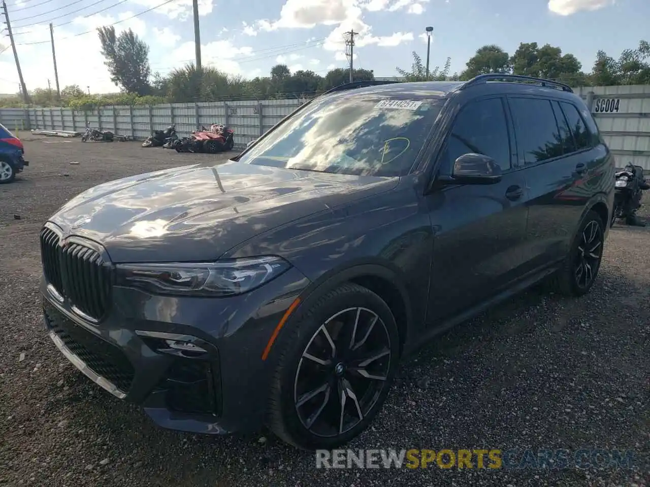 2 Photograph of a damaged car 5UXCW2C04M9G68390 BMW X7 2021