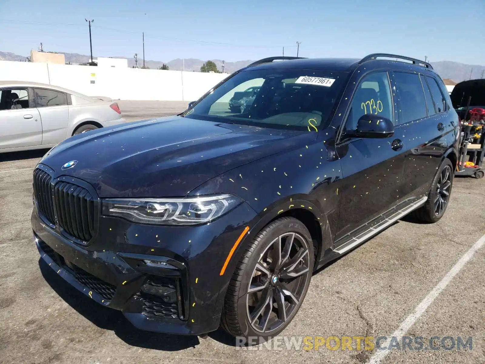 2 Photograph of a damaged car 5UXCW2C04M9G96612 BMW X7 2021