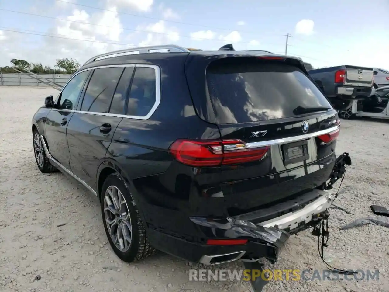 3 Photograph of a damaged car 5UXCW2C04M9H14557 BMW X7 2021