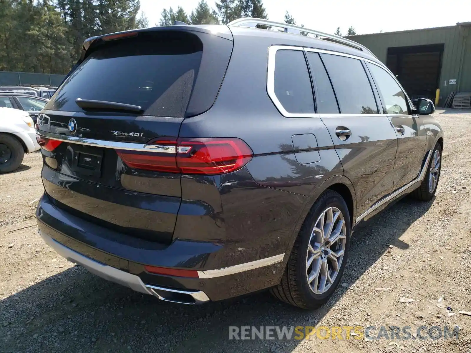 4 Photograph of a damaged car 5UXCW2C04M9H39071 BMW X7 2021