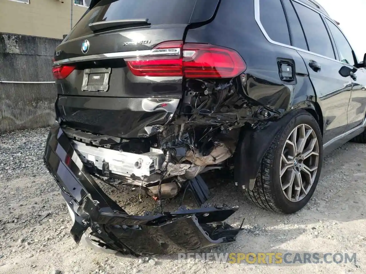 9 Photograph of a damaged car 5UXCW2C04M9H49387 BMW X7 2021