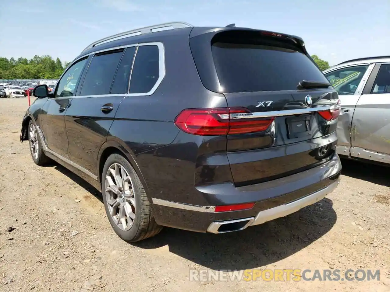 3 Photograph of a damaged car 5UXCW2C04M9H52936 BMW X7 2021