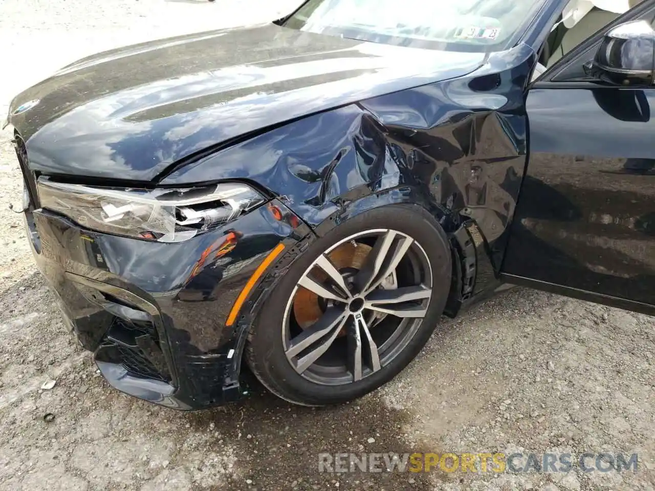 9 Photograph of a damaged car 5UXCW2C05M9E34484 BMW X7 2021