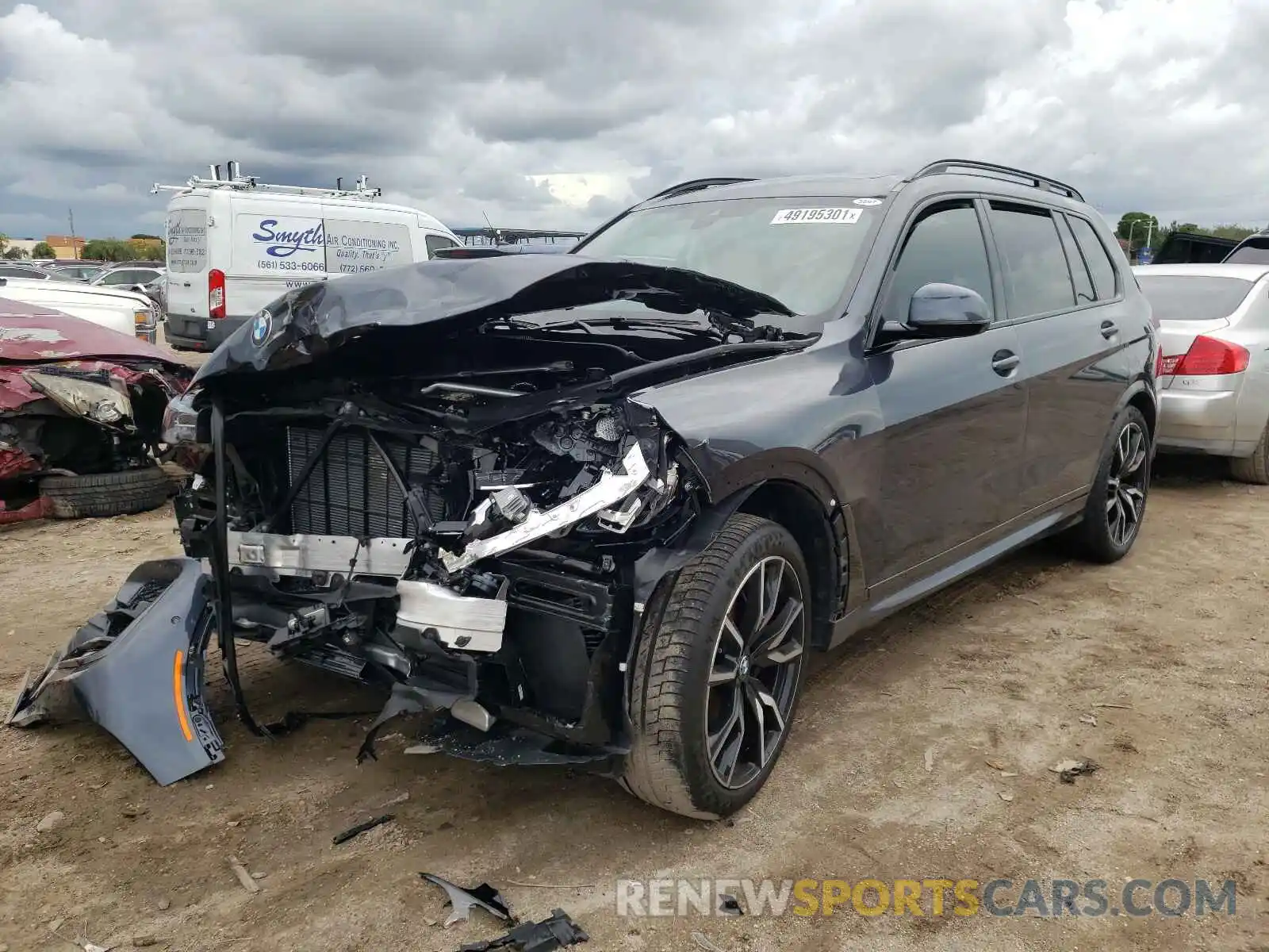 2 Photograph of a damaged car 5UXCW2C05M9F05800 BMW X7 2021