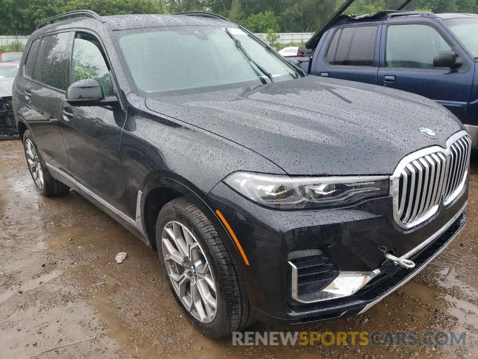 1 Photograph of a damaged car 5UXCW2C05M9G03158 BMW X7 2021