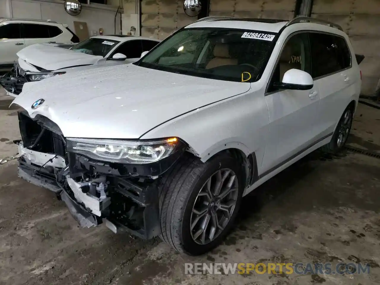 2 Photograph of a damaged car 5UXCW2C05M9H35627 BMW X7 2021