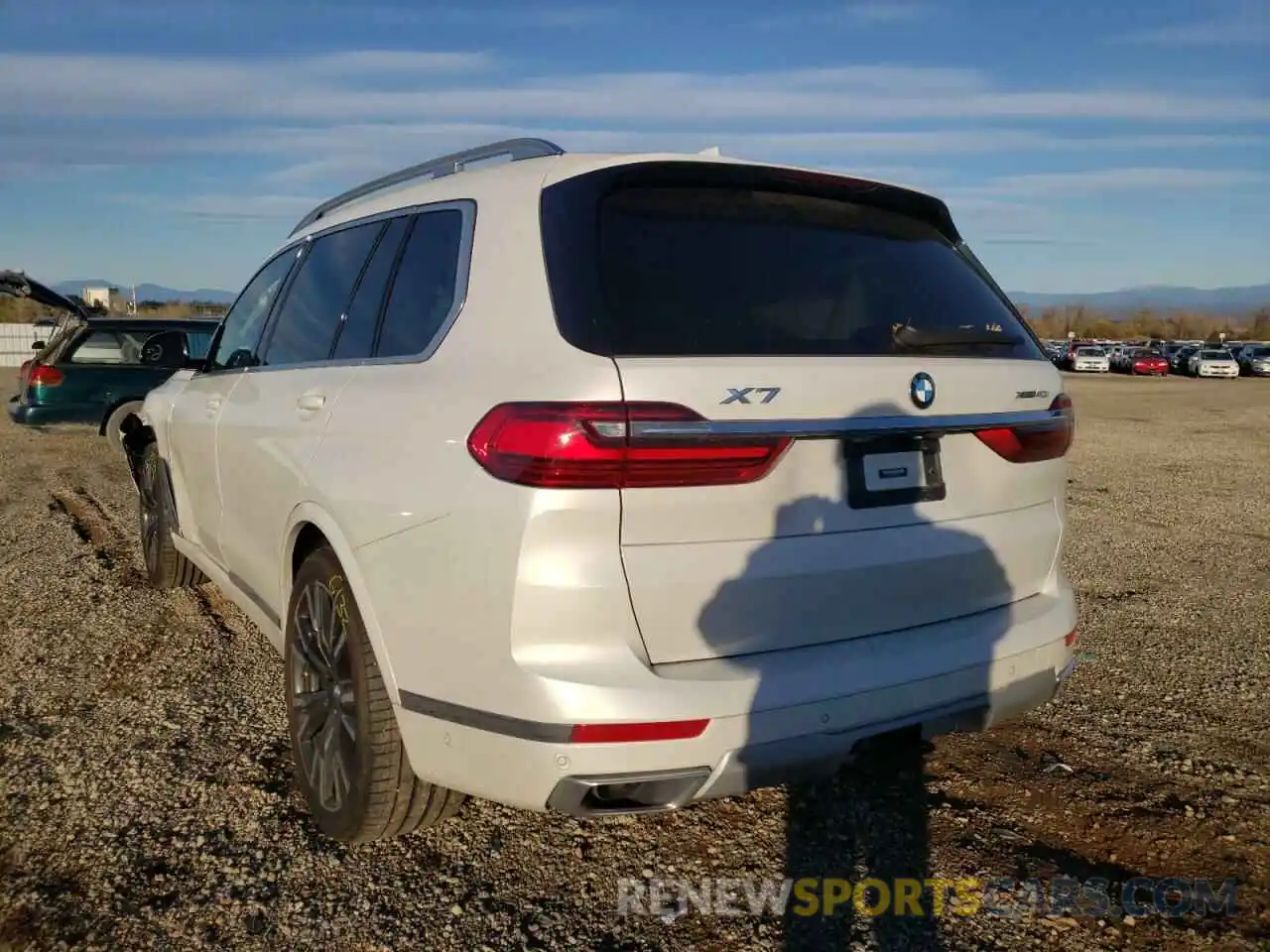 3 Photograph of a damaged car 5UXCW2C05M9H63802 BMW X7 2021