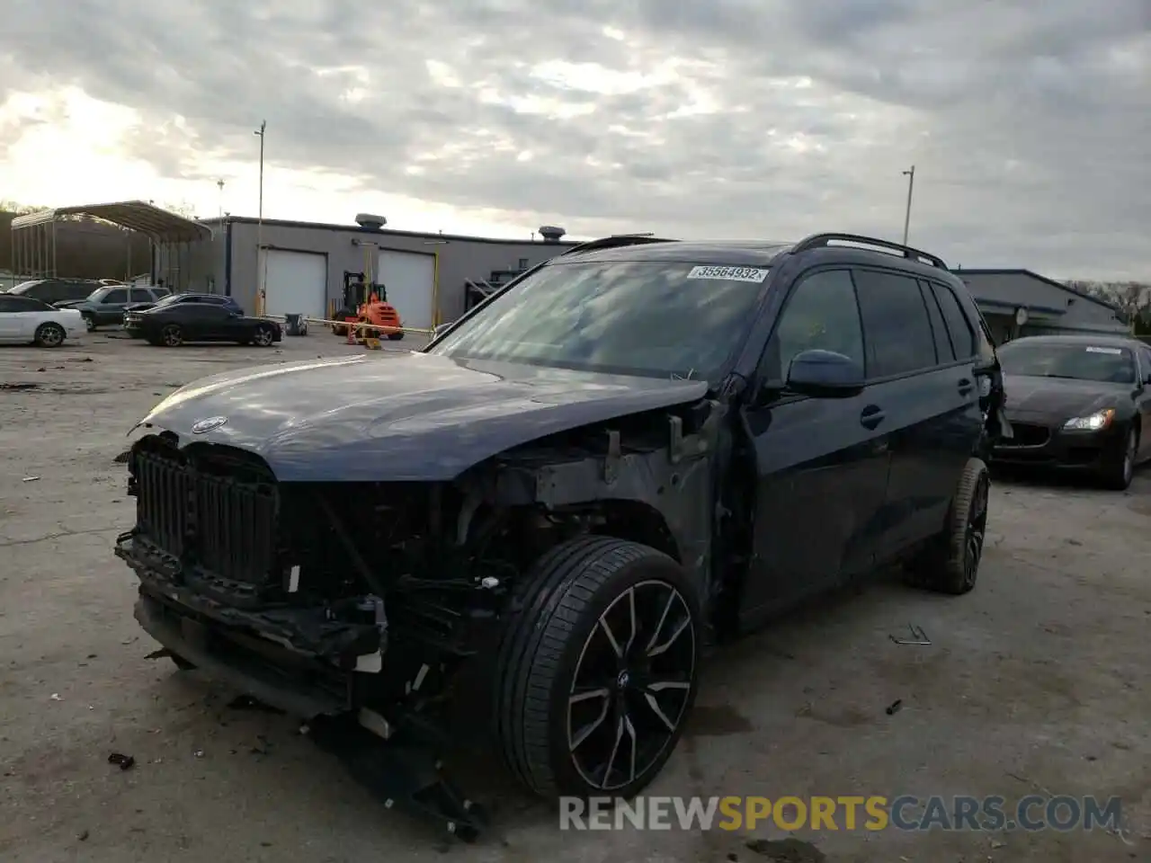 2 Photograph of a damaged car 5UXCW2C06M9D81455 BMW X7 2021