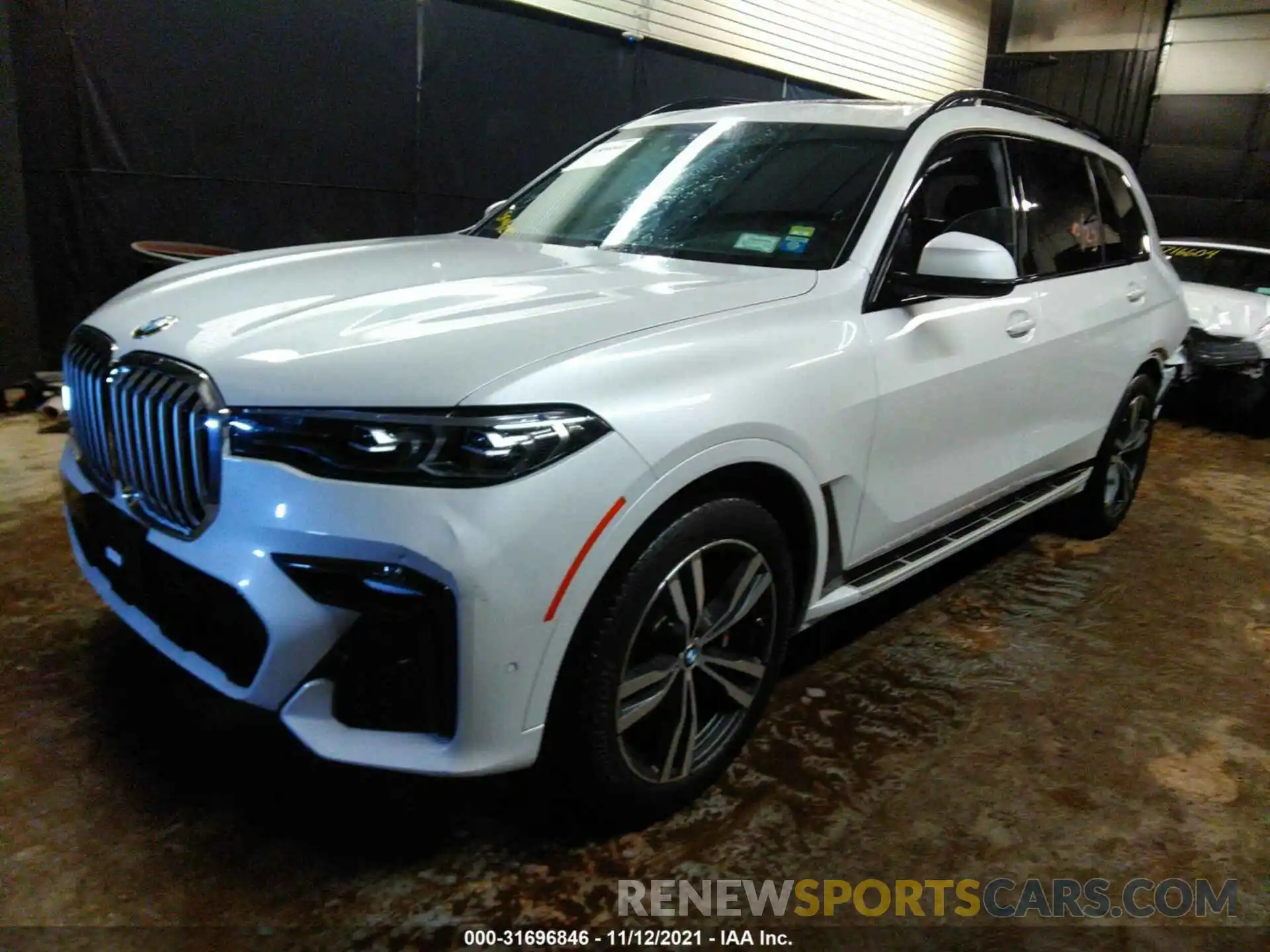 2 Photograph of a damaged car 5UXCW2C06M9E63122 BMW X7 2021