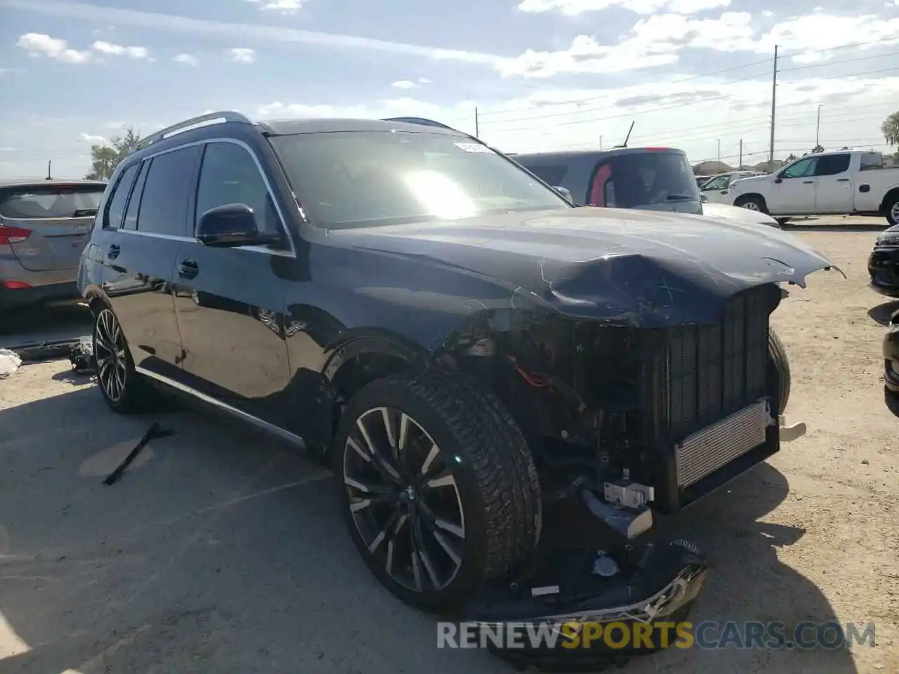 1 Photograph of a damaged car 5UXCW2C06M9E85847 BMW X7 2021