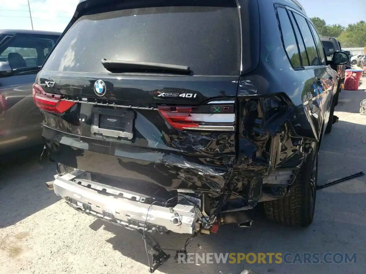 9 Photograph of a damaged car 5UXCW2C06M9E85847 BMW X7 2021