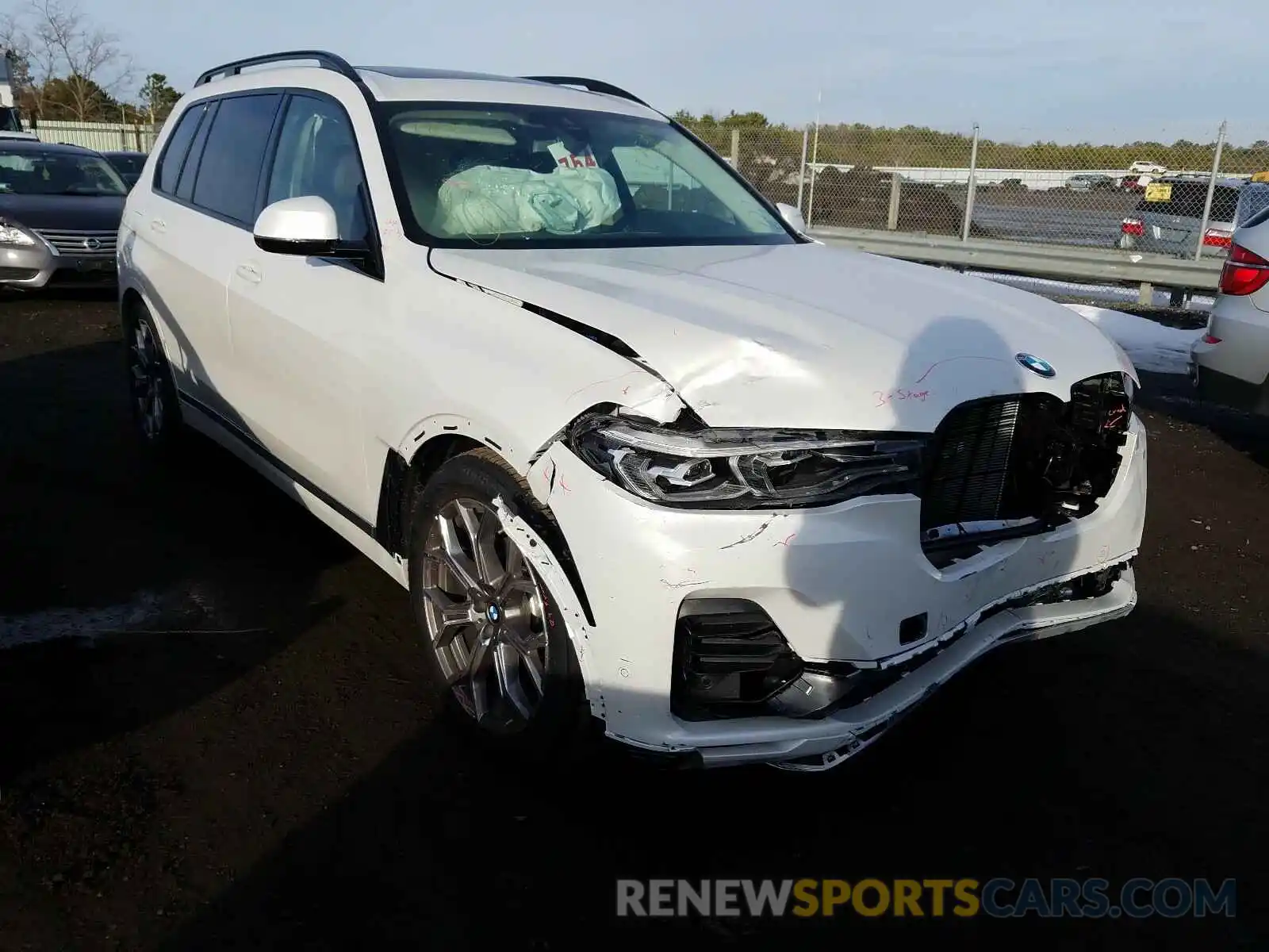 1 Фотография поврежденного автомобиля 5UXCW2C06M9F01061 BMW X7 2021