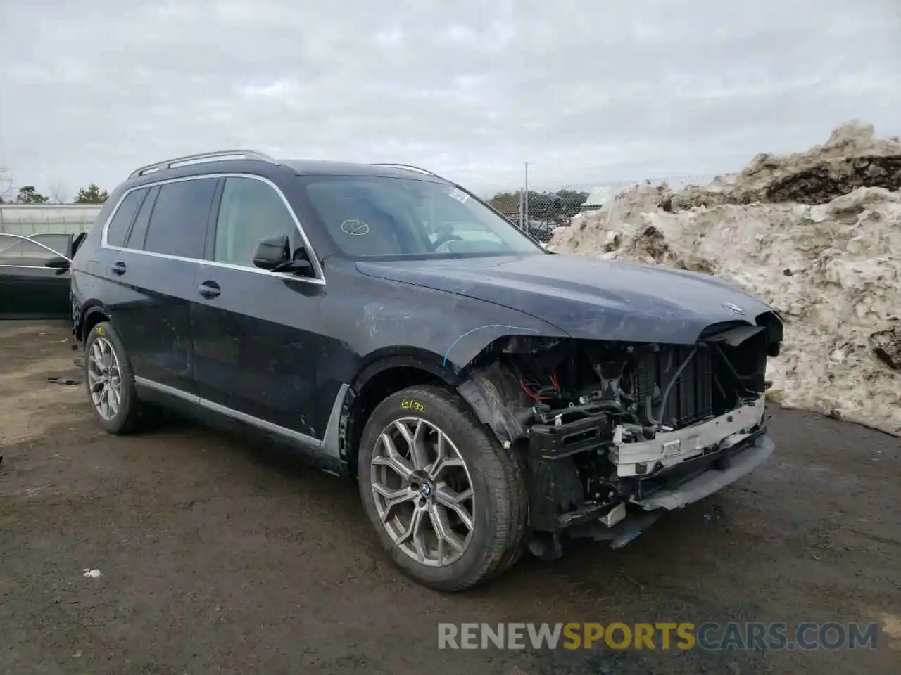 1 Photograph of a damaged car 5UXCW2C06M9H14026 BMW X7 2021