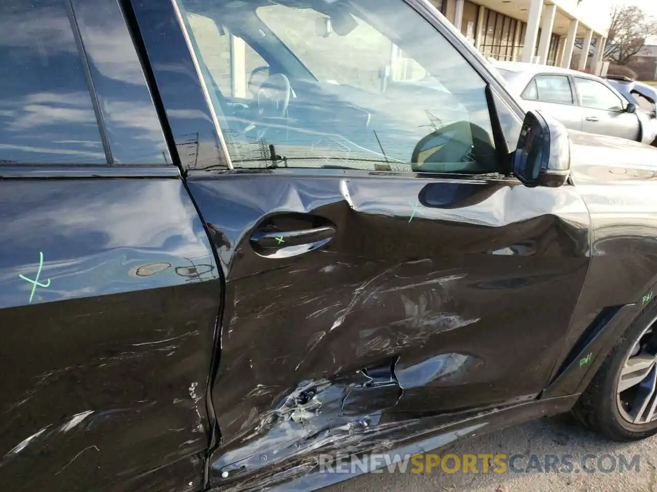 5 Photograph of a damaged car 5UXCW2C06M9H58009 BMW X7 2021