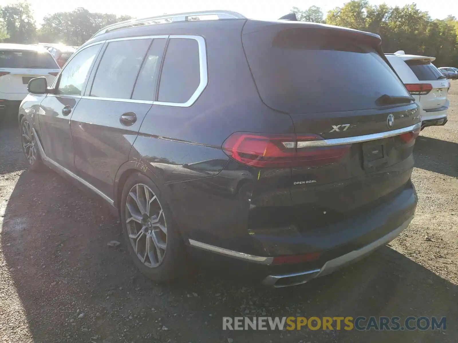 3 Photograph of a damaged car 5UXCW2C07M9D77267 BMW X7 2021