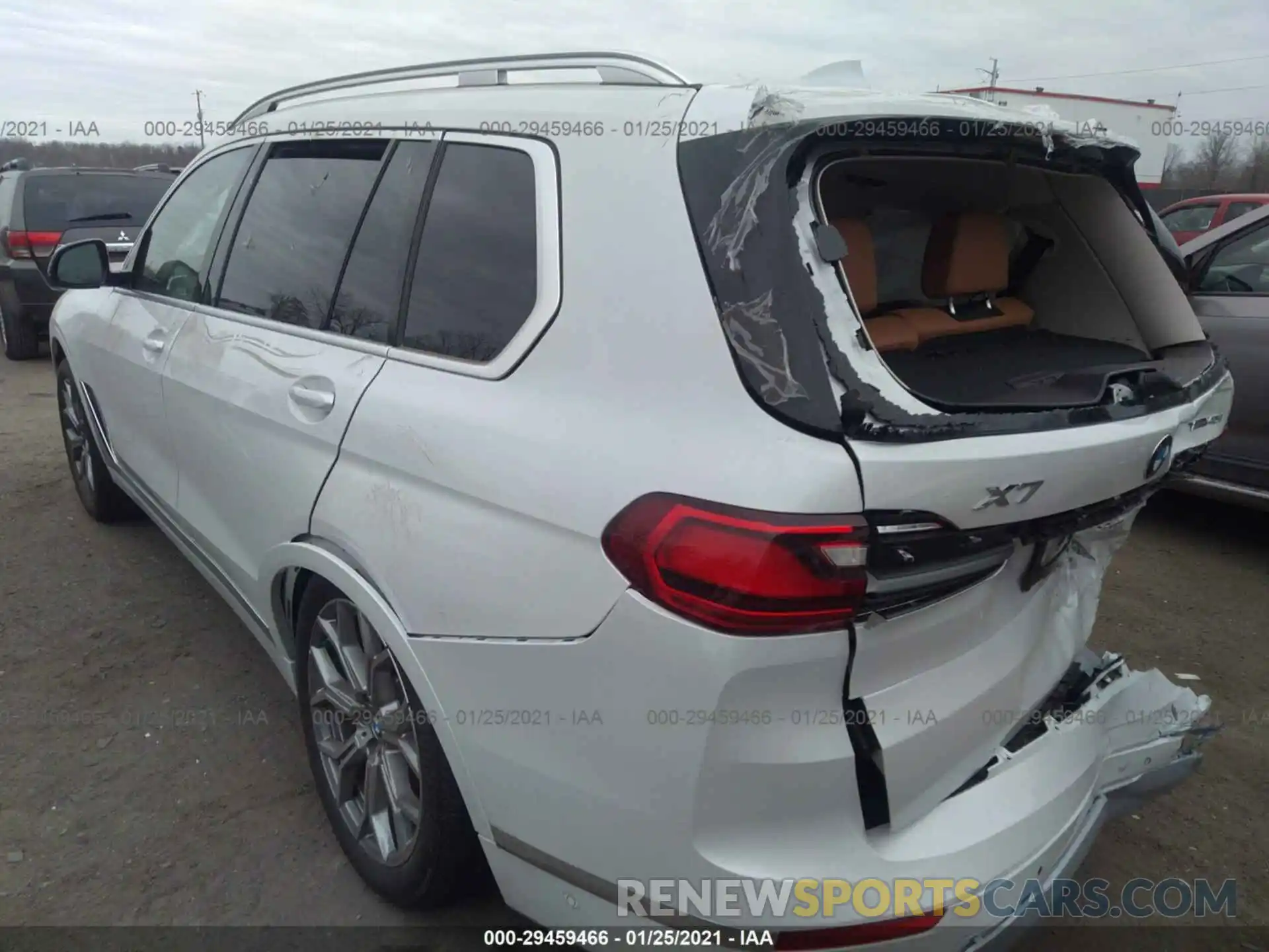 3 Photograph of a damaged car 5UXCW2C07M9E88871 BMW X7 2021