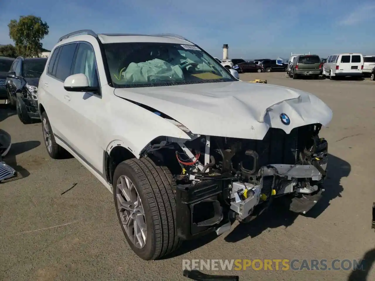 1 Photograph of a damaged car 5UXCW2C07M9F44355 BMW X7 2021