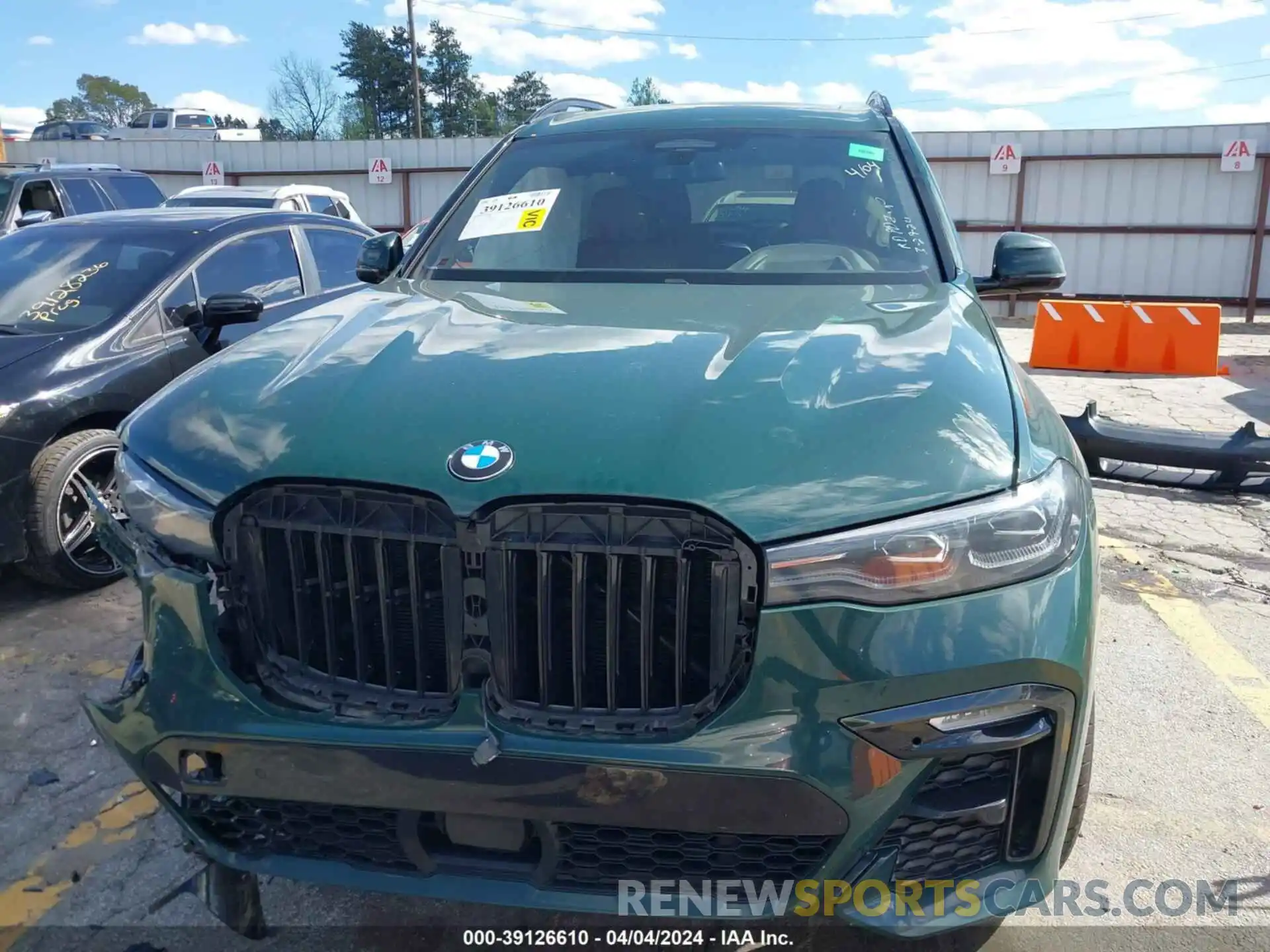 12 Photograph of a damaged car 5UXCW2C07M9G05087 BMW X7 2021