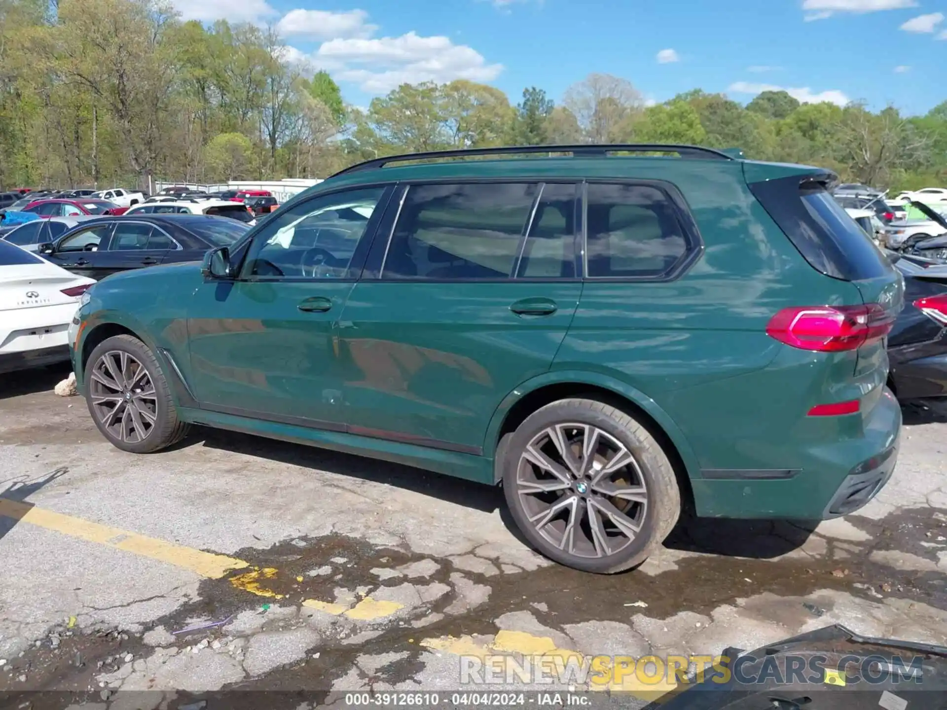 14 Photograph of a damaged car 5UXCW2C07M9G05087 BMW X7 2021