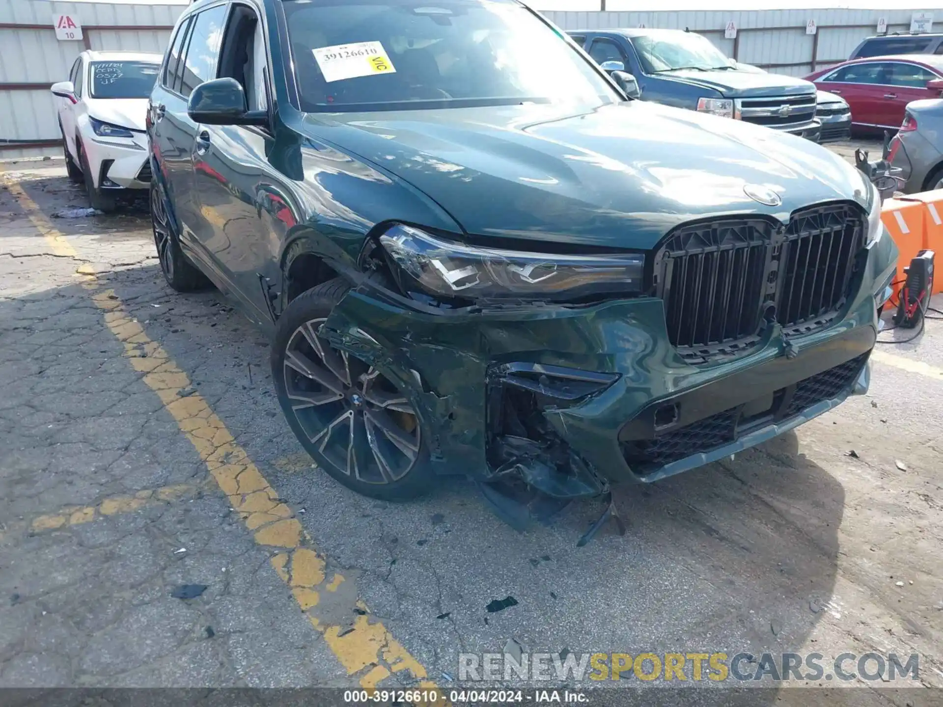 6 Photograph of a damaged car 5UXCW2C07M9G05087 BMW X7 2021