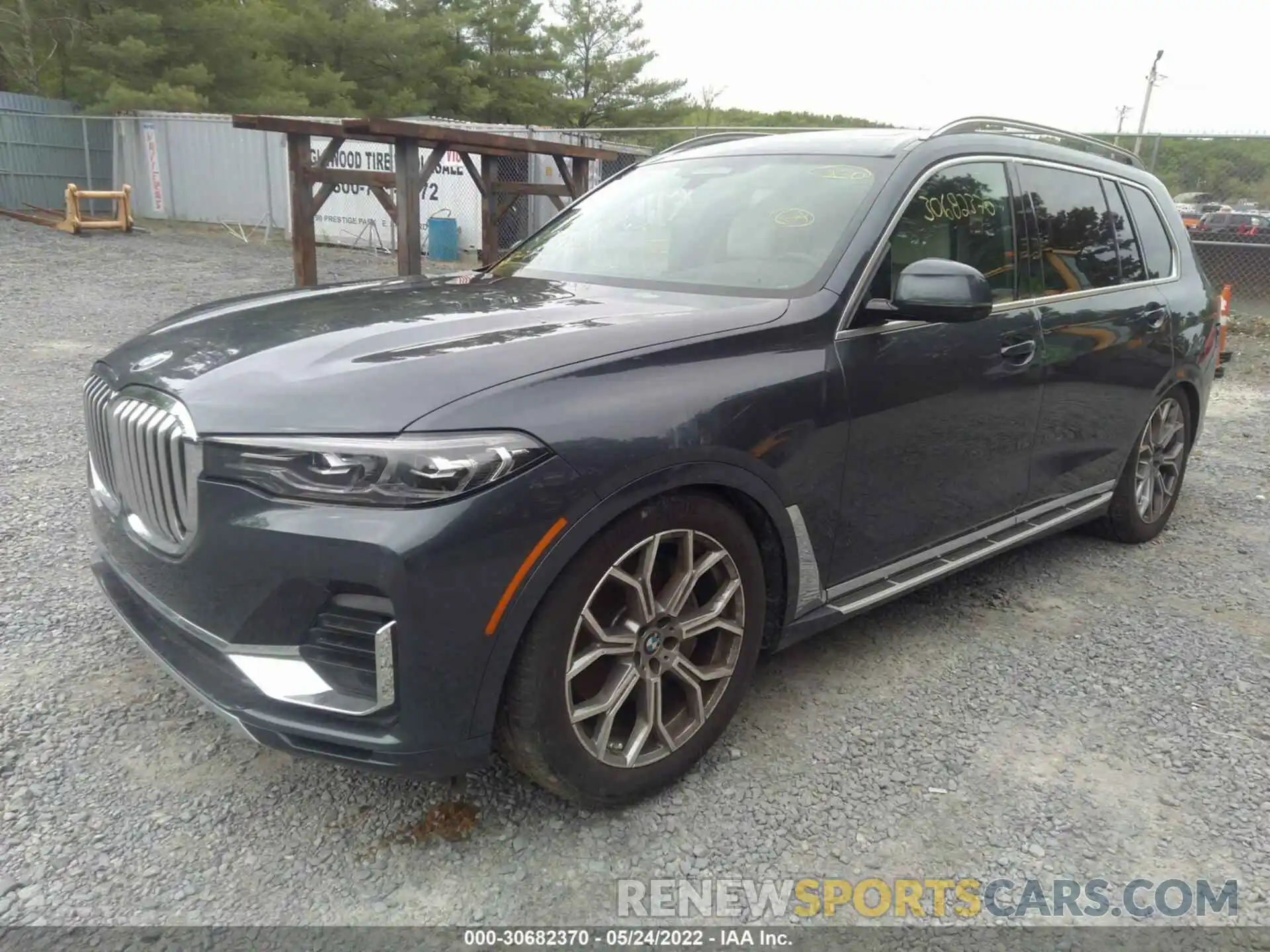 2 Photograph of a damaged car 5UXCW2C07M9G34380 BMW X7 2021