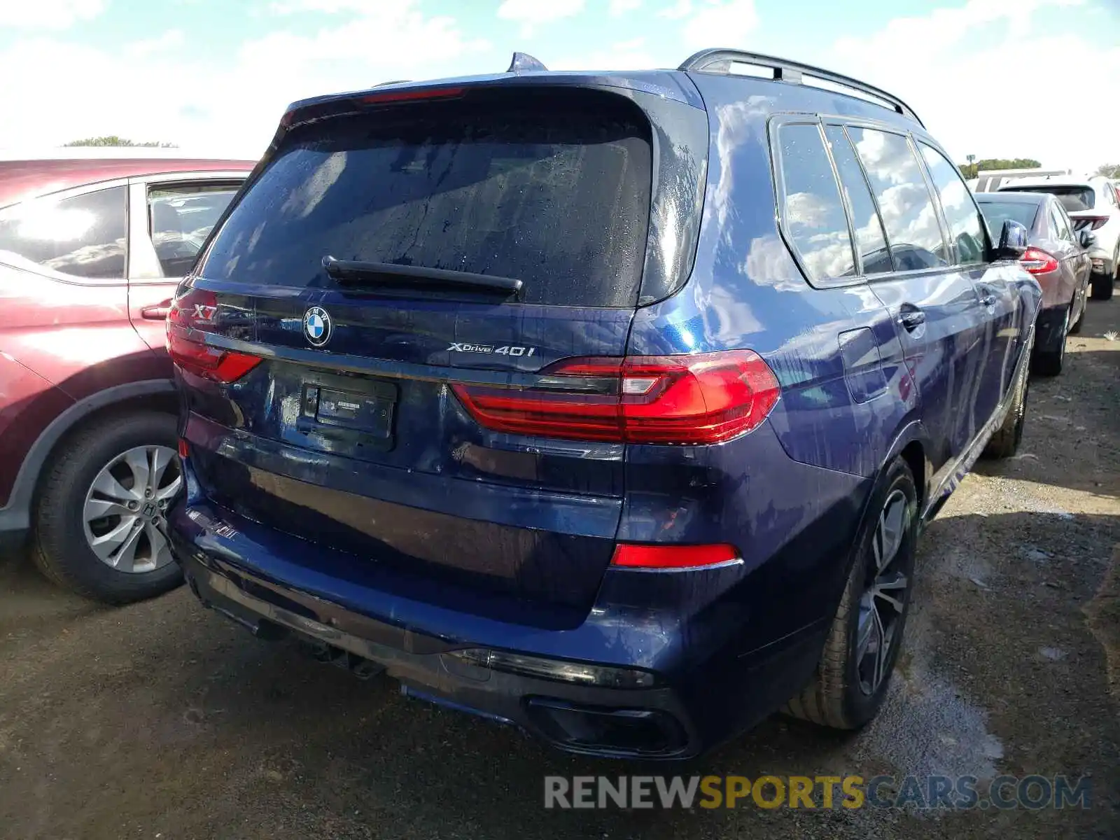 4 Photograph of a damaged car 5UXCW2C07M9H62778 BMW X7 2021