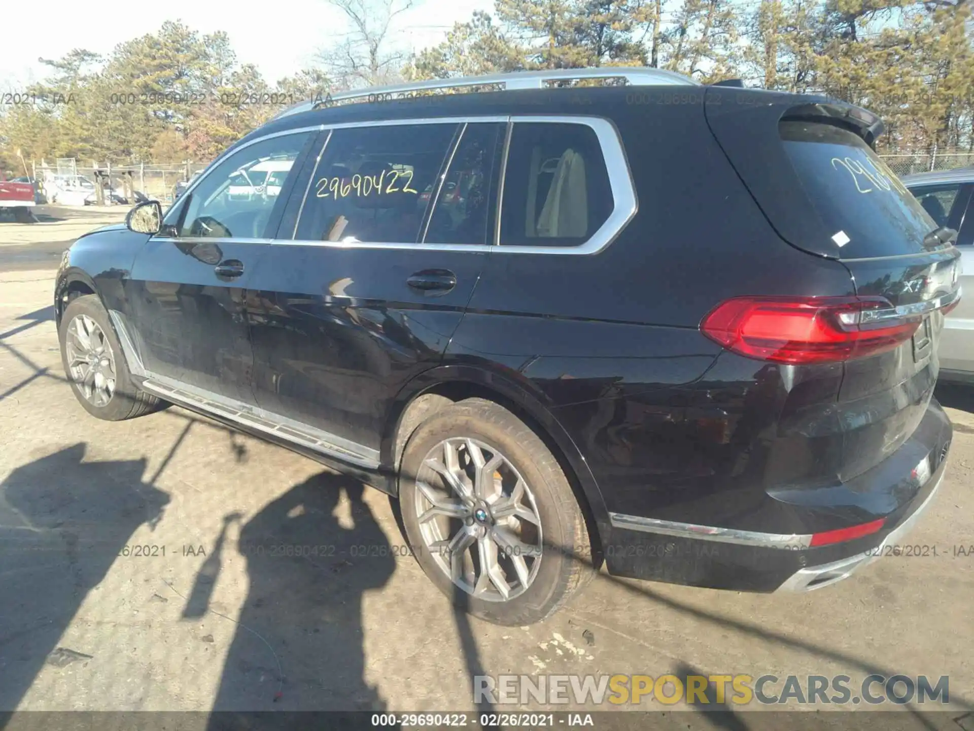 3 Photograph of a damaged car 5UXCW2C08M9E88409 BMW X7 2021