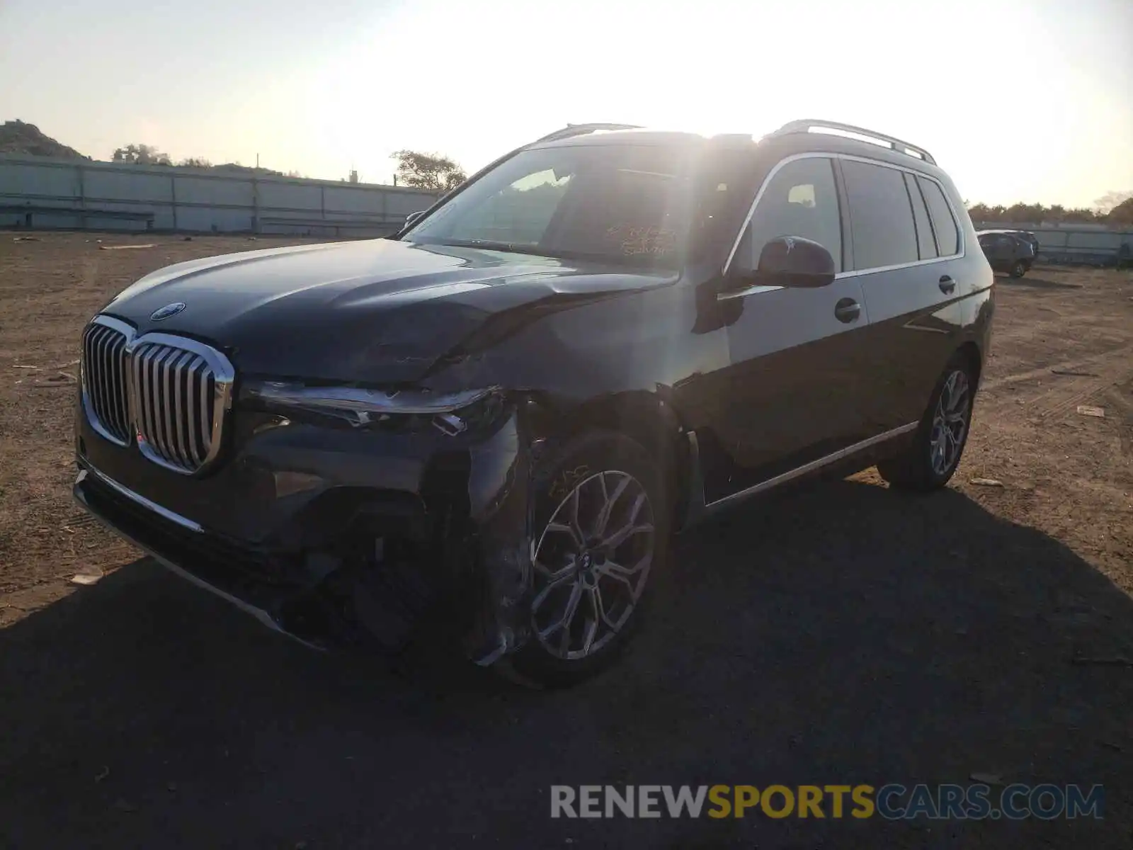 2 Photograph of a damaged car 5UXCW2C08M9H11614 BMW X7 2021