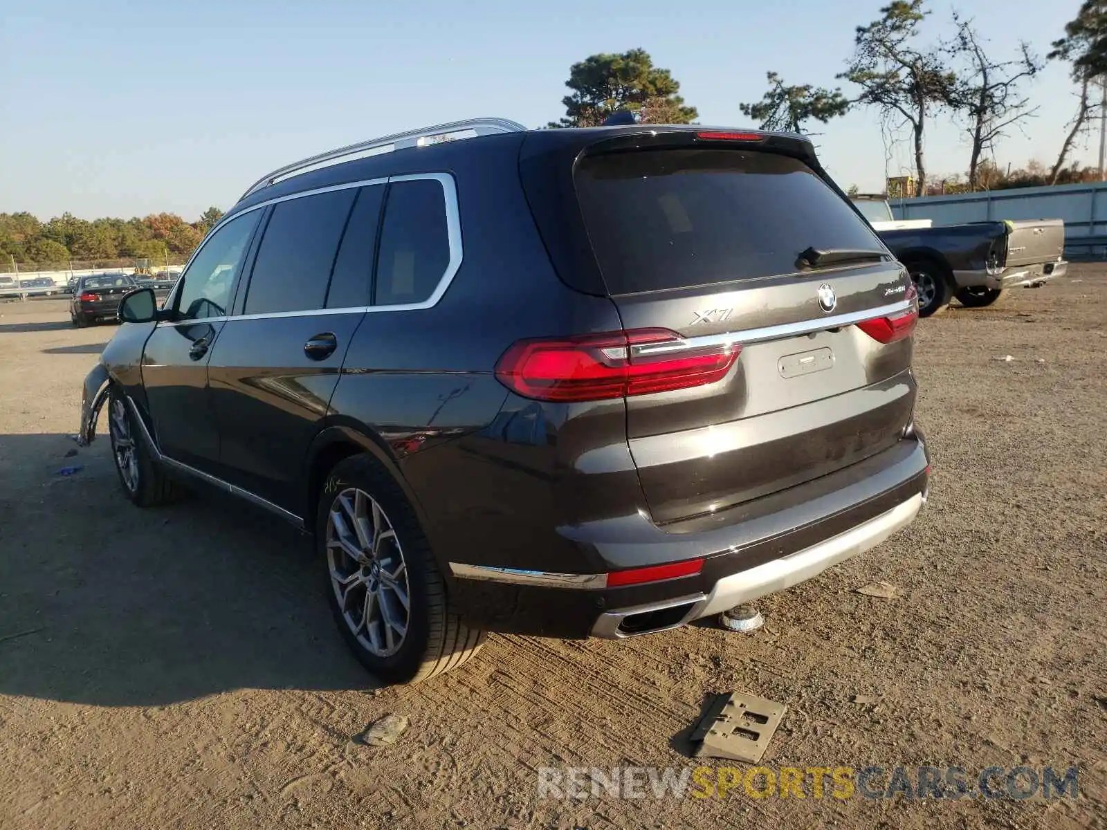 3 Photograph of a damaged car 5UXCW2C08M9H11614 BMW X7 2021