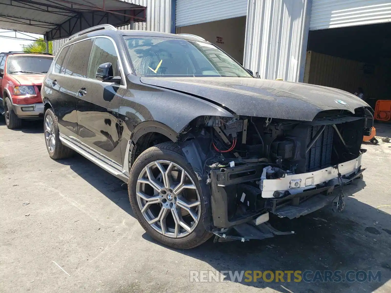 1 Photograph of a damaged car 5UXCW2C09M9E82117 BMW X7 2021