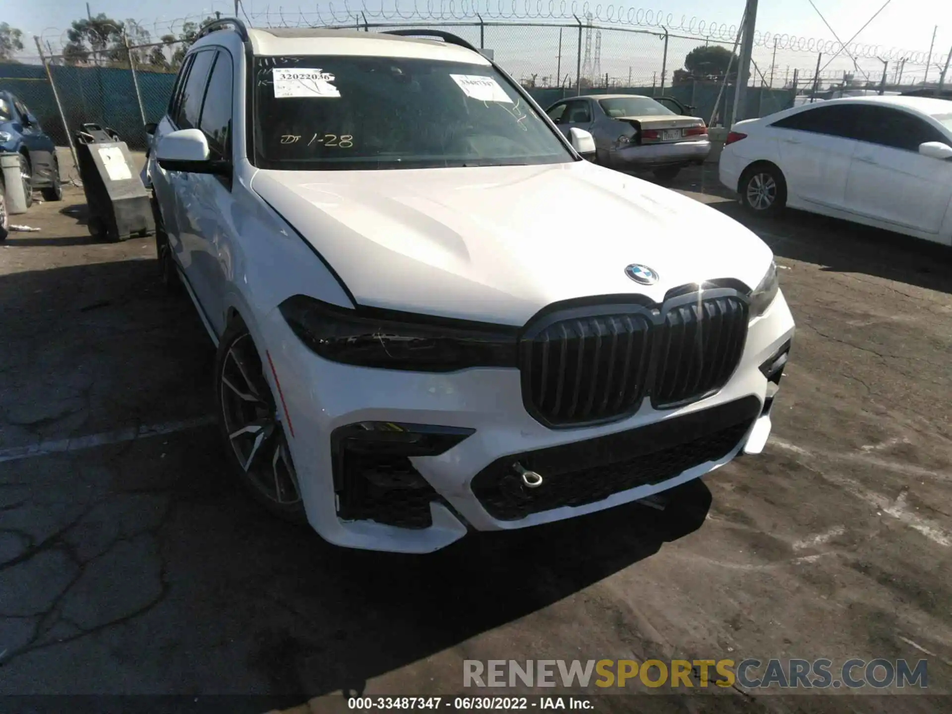 1 Photograph of a damaged car 5UXCW2C09M9F78023 BMW X7 2021