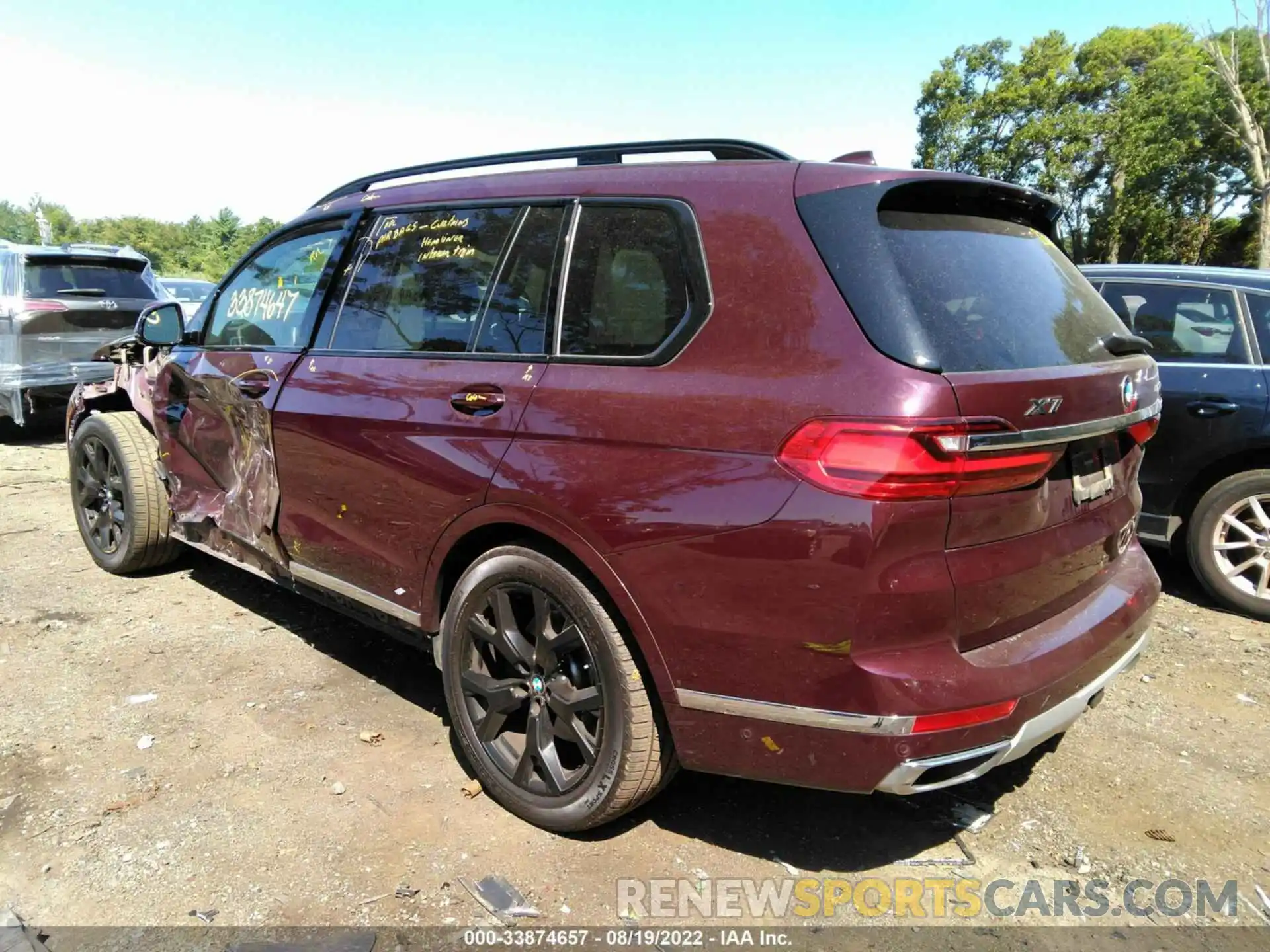 3 Photograph of a damaged car 5UXCW2C09M9F97767 BMW X7 2021